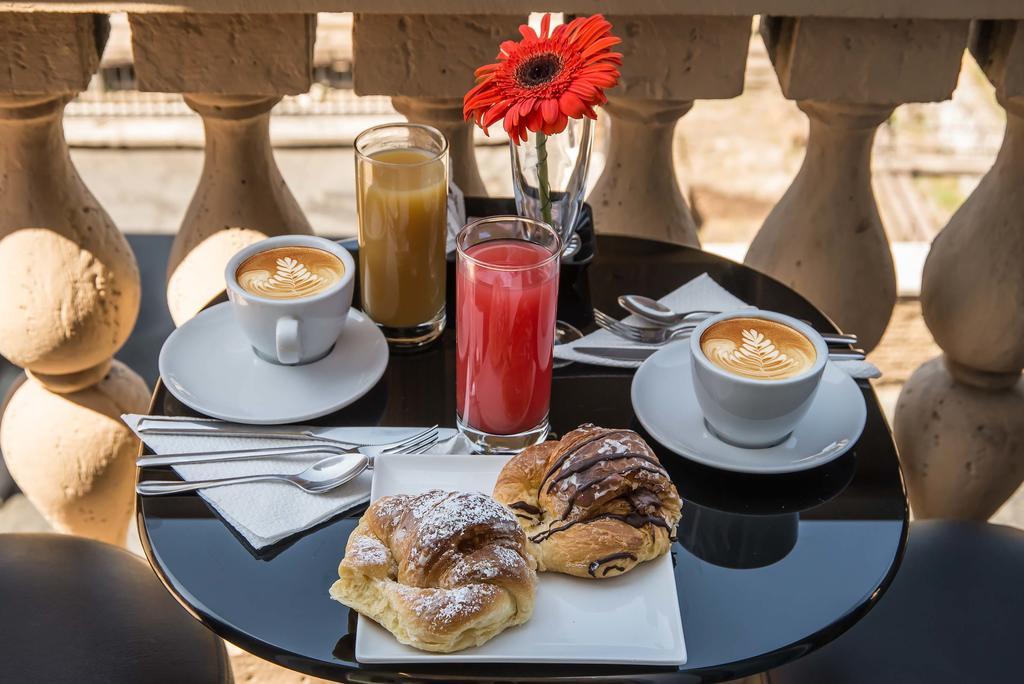 Pantheon Caesar Relais Hotel Rome Exterior photo