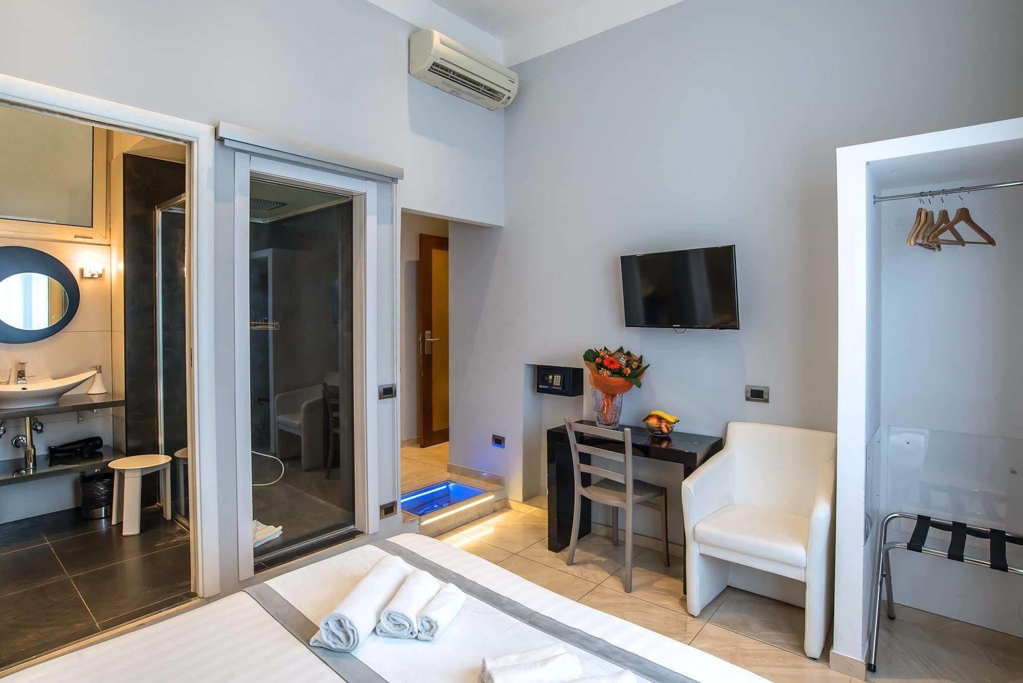 Pantheon Caesar Relais Hotel Rome Exterior photo