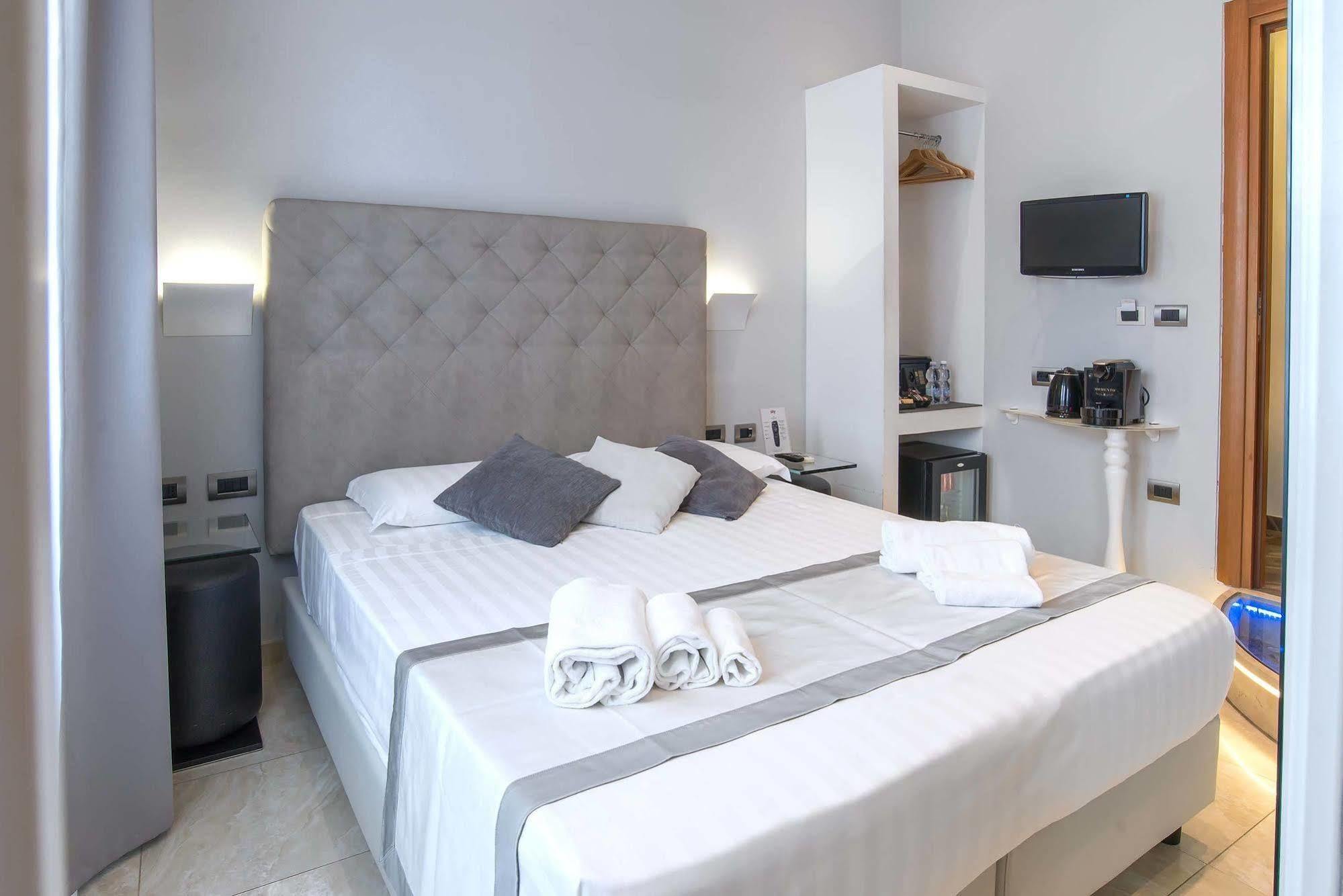 Pantheon Caesar Relais Hotel Rome Exterior photo